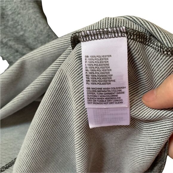 The North Face Gray Women 1/4 zip sweater Size small - Picture 7 of 10